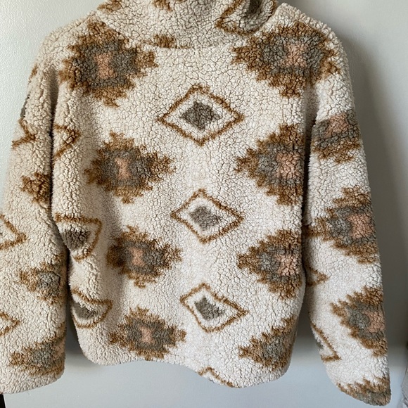 Thread + Supply soft Sherpa pullover - Picture 4 of 4